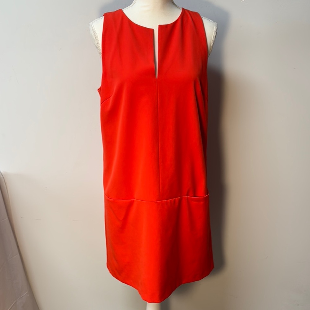 ANTONIO MELANI Red Sheath Dress Knee-Length Sleeveless V-Neck Cocktail